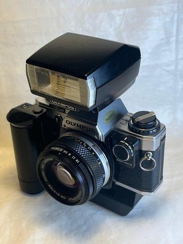 Olympus OM10 + winder 2 + flash T20 + 50 mm 1.8 lend Single, Audio, Tv en Foto, Fotocamera's Analoog, Nieuw