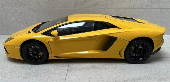 Pocher 1:8 - Voiture miniature - Lamborghini Aventador, Hobby & Loisirs créatifs, Voitures miniatures | 1:5 à 1:12