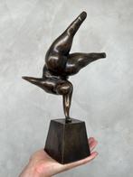 Beeld, NO RESERVE PRICE - Voluptuous Balancing Lady Statue -, Antiek en Kunst