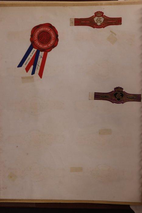 Zeer mooi opgezette verzameling sigarenbandjes in 5 albums -, Antiek en Kunst, Antiek | Speelgoed