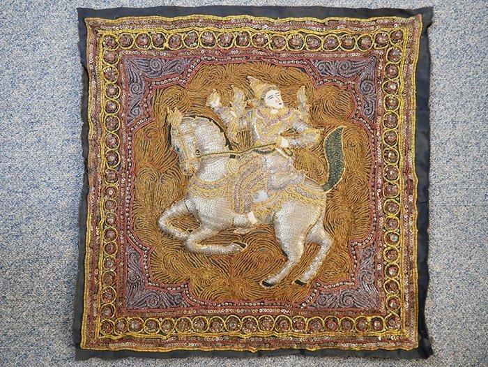 Ornement décoratif (2) - Tapisserie murale (kalaga), Antiek en Kunst, Kunst | Niet-Westerse kunst