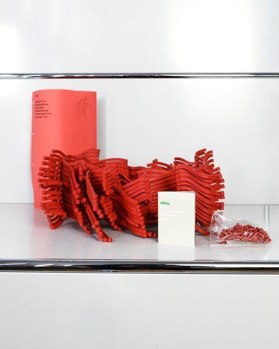 Decoratief ornament (25) - Vitra - Wieren - Rood -, Antiek en Kunst, Antiek | Meubels | Stoelen en Sofa's