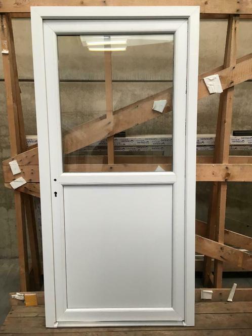 PVC deur b85xh185 en B90xH190 ideaal voor garage of schuur, Doe-het-zelf en Bouw, Raamkozijnen en Schuifdeuren, Inclusief glas