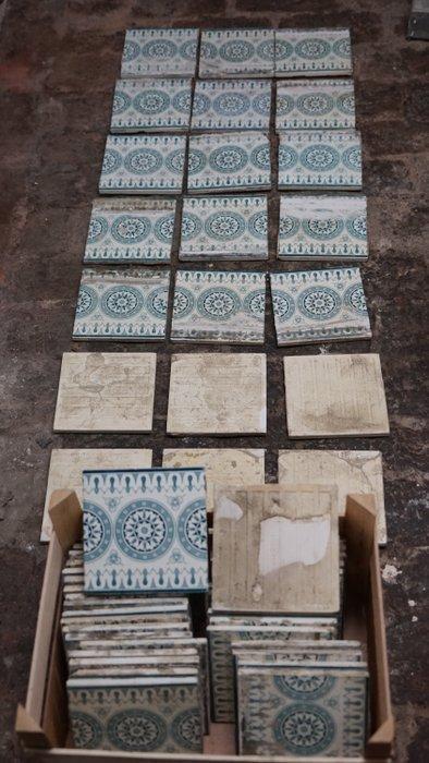 Art Deco Tegel (59) - Decoratieve friestegels met medaillons, Antiek en Kunst, Antiek | Glaswerk en Kristal