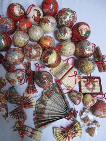 Kerstballen (28) - Verzameling nostalgische papier-maché beschikbaar voor biedingen