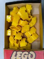 Lego Onderdelen - Classic - 224 - Curved Bricks yellow, Kinderen en Baby's, Speelgoed | Duplo en Lego, Nieuw