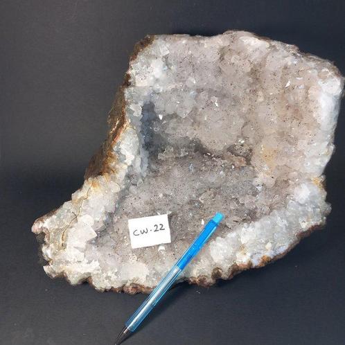 Kwarts Geode - Hoogte: 26 cm - Breedte: 21 cm- 6.94 kg - (1), Verzamelen, Mineralen en Fossielen
