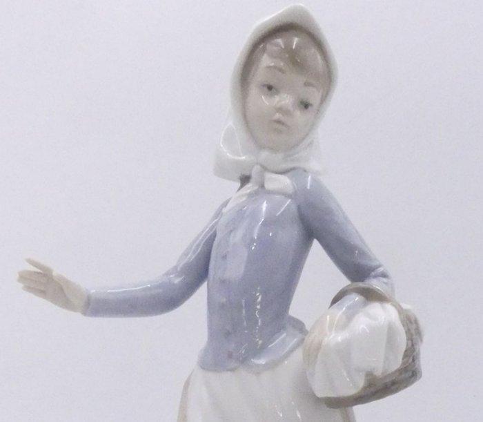 Nao by Lladró - Figuur - Mädchen mit Hund, 25 cm - Porselein, Antiek en Kunst, Antiek | Glaswerk en Kristal