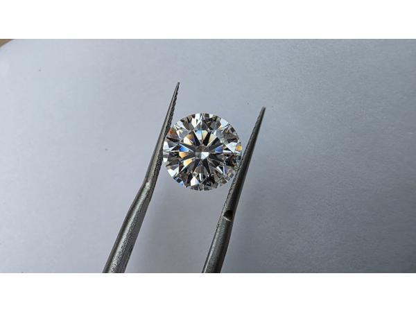 Veiling - Diamant briljant 3.40 crt ( IGI gecertificeerd ), Handtassen en Accessoires, Edelstenen