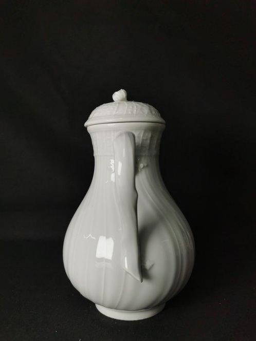 Meissen - Porcellana bianca Tellerform Alt-Ozier -, Antiek en Kunst, Antiek | Meubels | Tafels