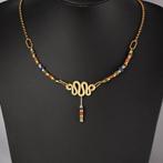 Oude Egypte, late periode Halsketting en oorbellen met lapis