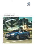 2010 VOLKSWAGEN PASSAT & PASSAT R36 BROCHURE ENGLISH, Ophalen of Verzenden, Nieuw