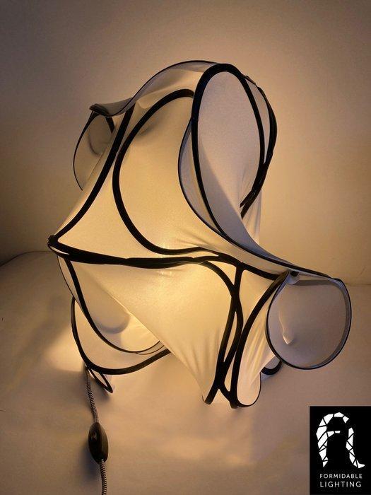 Formidable lighting & HB3D - Esseline Keeven - Lampe -, Antiquités & Art, Art | Objets design