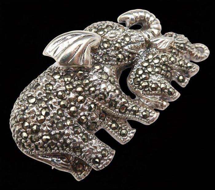 Zilver, Olifantenbroche in 925 zilver & Marcassite: Wijsheid, Antiek en Kunst, Antiek | Boeken en Manuscripten