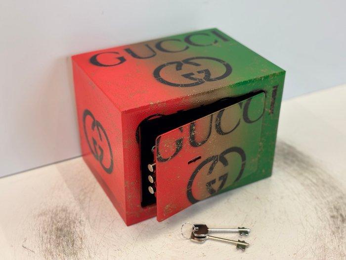 Rob VanMore - Gucci Vault, Antiek en Kunst, Kunst | Designobjecten