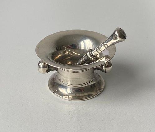 Miniatuur figuur - Miniatuur zilveren vijzel en, Antiek en Kunst, Antiek | Zilver en Goud