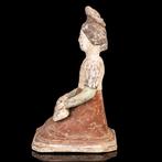 Oud Chinees, Tang-dynastie Aardewerken zittende figuur van