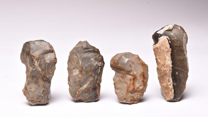Neolithisch Vuursteen 4 neolithische schrapers (Zonder, Antiek en Kunst, Antiek | Overige Antiek