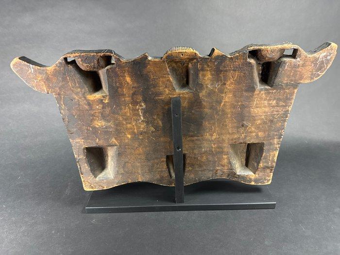 Paneel met maskers - sculptuur - Tshokwe - Congo, Antiek en Kunst, Kunst | Niet-Westerse kunst