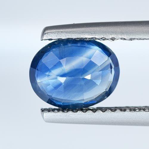 1 pcs Blauw Saffier - 1.80 ct - nternational Colored, Handtassen en Accessoires, Edelstenen