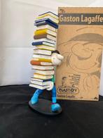 Gaston, Met stapel boeken - 1 Figurine - Plastoy Collectoy -