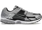 Nike Zoom Vomero 5 Metallic Silver Black - Maat 40 EU, Kleding | Heren, Ophalen of Verzenden, Nieuw