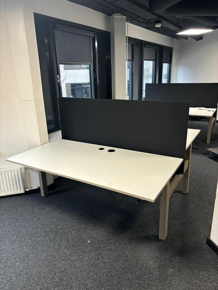 Refurbished Slinger Duo Bureau - Inclusief Levering, Huis en Inrichting, Bureaus, Bureau, Zo goed als nieuw, In hoogte verstelbaar