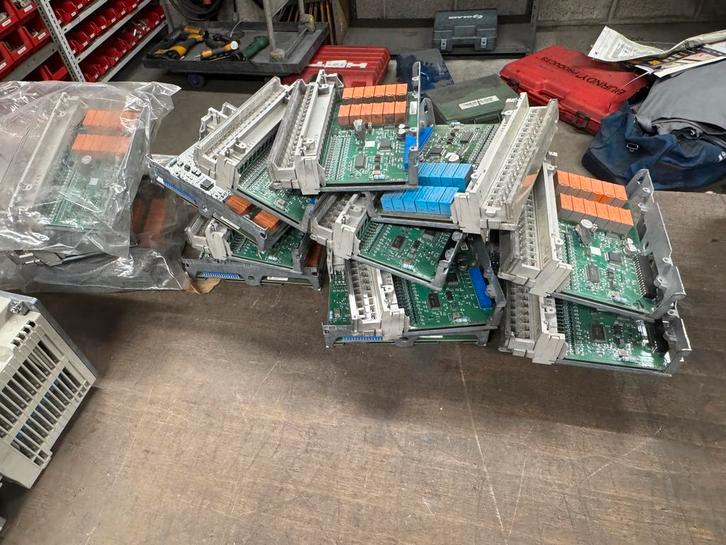 Modicon TSX Micro TSXDMZ28DR, Doe-het-zelf en Bouw, Gereedschap | Machine-onderdelen en Toebehoren