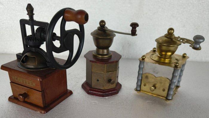 Koffiemolen (3) - Verguld messing, Esdoorn -, Antiek en Kunst, Curiosa en Brocante