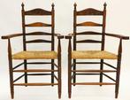 Deux fauteuils (2) - en bois avec siège passepoil - Début du