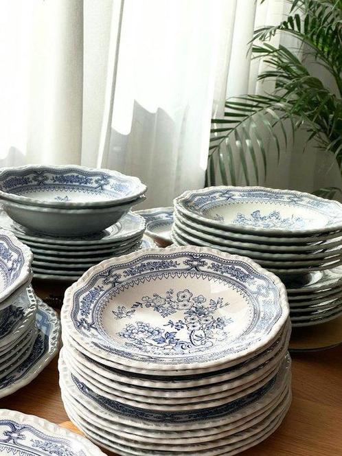 Royal Swan - Service de table pour 6 (22) - Ensemble de, Antiek en Kunst, Antiek | Meubels | Tafels