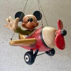 Beeld, Mickey Mouse in vliegtuig (jaren 70/80) - 40 cm -