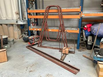 Bouwlift beschikbaar voor biedingen