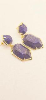 Prachtige oorbellen gemaakt van natuurlijke lapis lazuli van