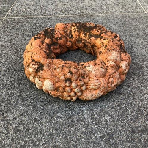 Sculpture, Floraliën krans - 28 cm - Terre cuite, Antiek en Kunst, Curiosa en Brocante