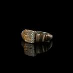 Viking periode Ring met hert, symbool van de Vanir Gods