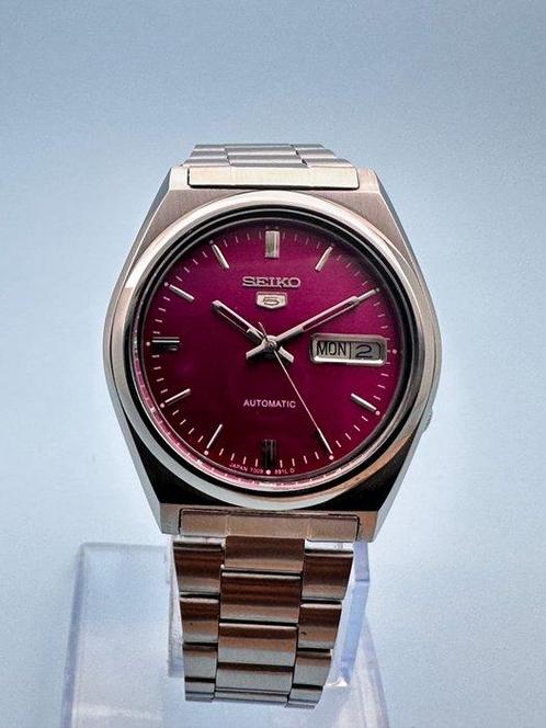 Seiko - Seiko 5 Automatic – cal. 7009 – Japan Made – Red, Handtassen en Accessoires, Horloges | Antiek