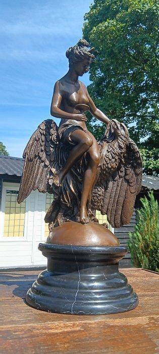 sculptuur, Hebe en de adelaar - 50 cm - brons marmer, Antiek en Kunst, Kunst | Designobjecten