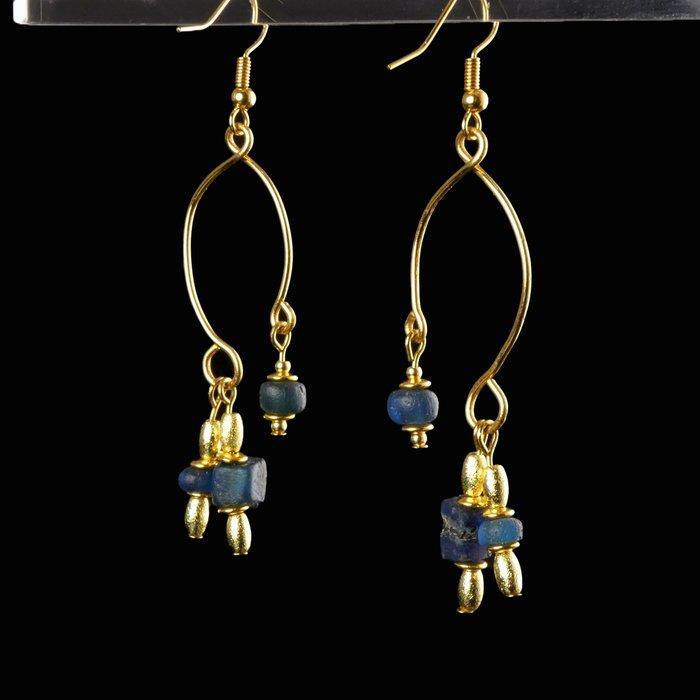 Oud-Romeins Earrings, met Romeinse blauwe glazen kralen, Handtassen en Accessoires, Antieke sieraden