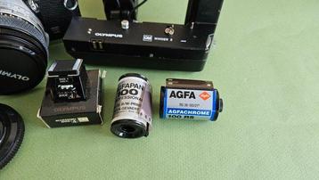 Olympus OM2N+ Winder 2 + 1,8/50mm + flash shoe/flash |, Audio, Tv en Foto, Fotocamera's Analoog, Nieuw