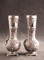 Art Nouveau vaasjes met vlinders - Vaas (2) - Tin, Antiek en Kunst