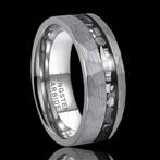 TUNGSTEN RING met meteoriet-inlegstukken. Met de hand