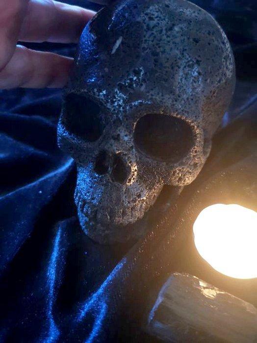 VOODOO schedel - echt lavagesteente, vulkanisch lavasteen, Verzamelen, Mineralen en Fossielen