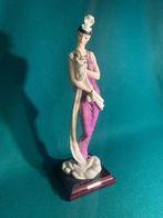 Florence - Giuseppe Armani - sculptuur, Lady with Powder