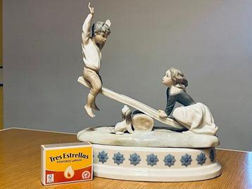Lladró - Fulgencio Garcia - Sculpture, See-Saw - 27 cm -
