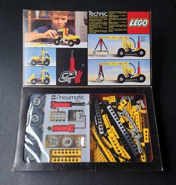 Lego - Technic - 8040 + 8700 - Pneumatic Car set & motor