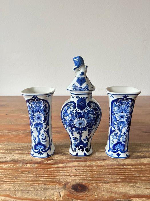 De Porceleyne Fles, Delft - Vaas (3) - Aardewerk - Kaststel, Antiek en Kunst, Antiek | Glaswerk en Kristal