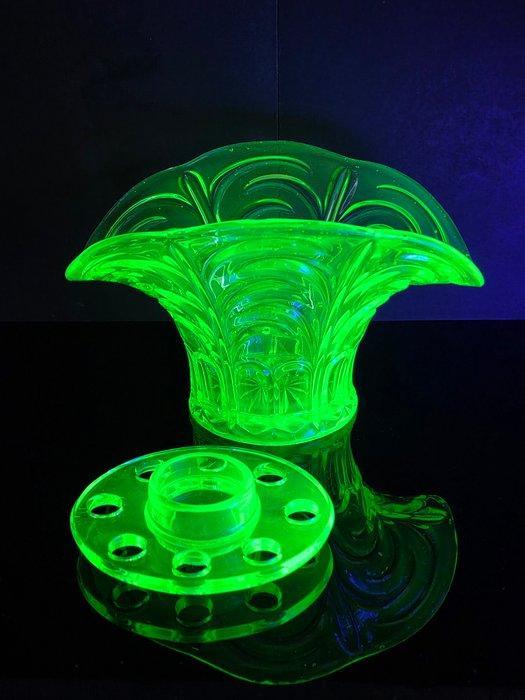 Scailmont - Vaas - pique fleur - Uraniumglas, Antiek en Kunst, Antiek | Glaswerk en Kristal