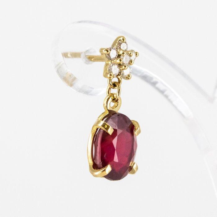 Oorbellen - 18 karaat Geel goud Robijn - Diamant, Handtassen en Accessoires, Oorbellen