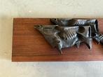 Brutalistische Bulls - Plaquette - Brons, hardhout, Antiek en Kunst